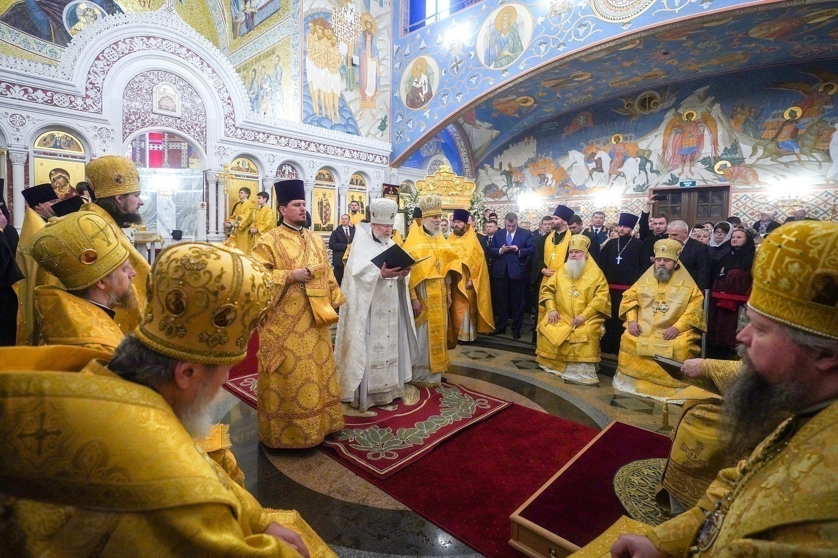 Великое освящение храма введения в Вешняках