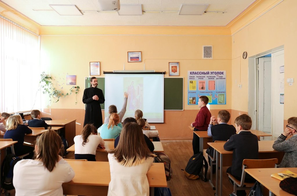 18 школа орехово-зуево. 18 школа орехово-зуево. Моу сош 18 с уиоп орехово-зуево. Школа 18 орехово зуево. Школа 18 орехово зуево.