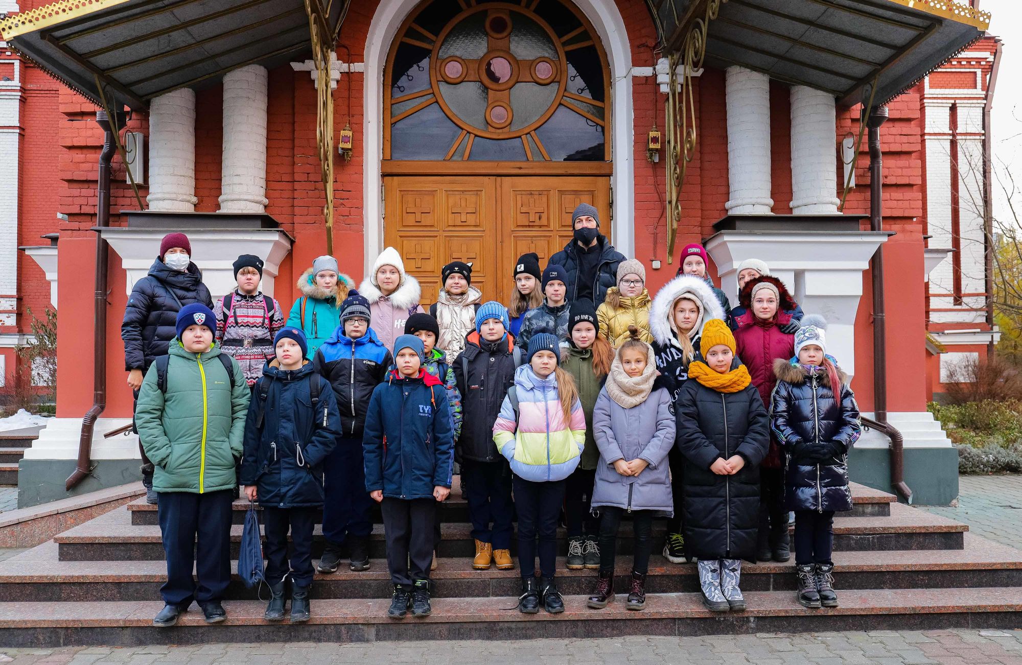 Школьники в Богородицерождественском соборе г. Орехово-Зуево