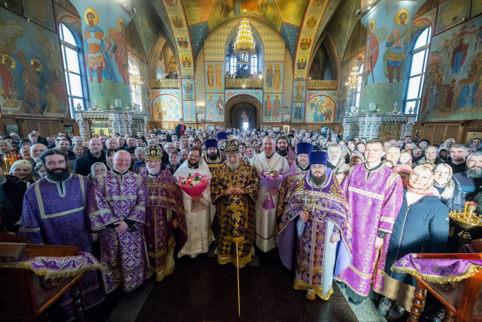 Архиерейское богослужение в Троицком соборе города Щёлково