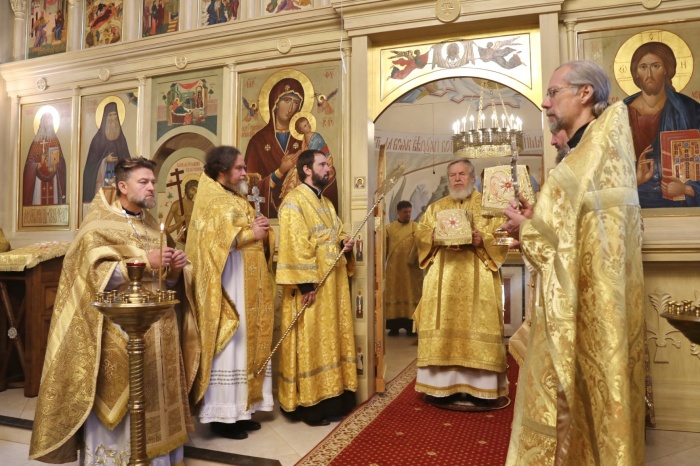 Архиерейское богослужение в Никольском храме села Макарово
