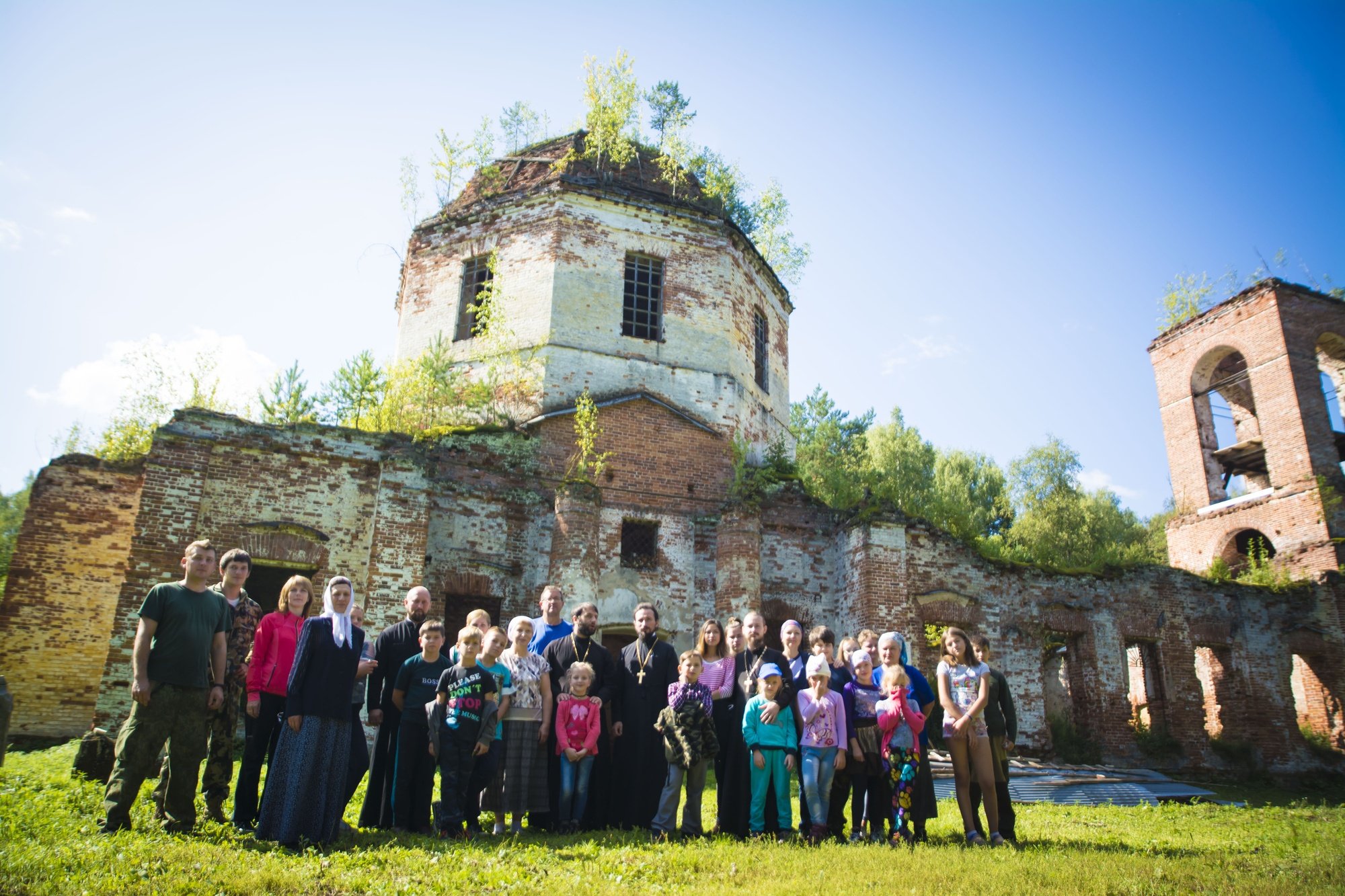 Богослужение в Богородицерождественском храме села Курилово
