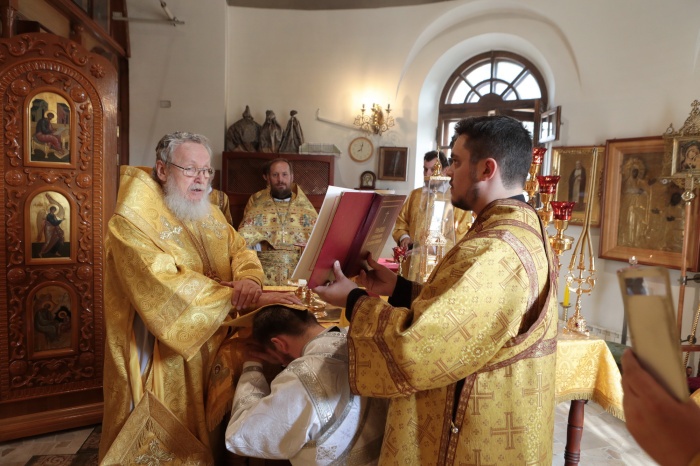 Архиерейское богослужение в Никольском храме села Новый Милет 