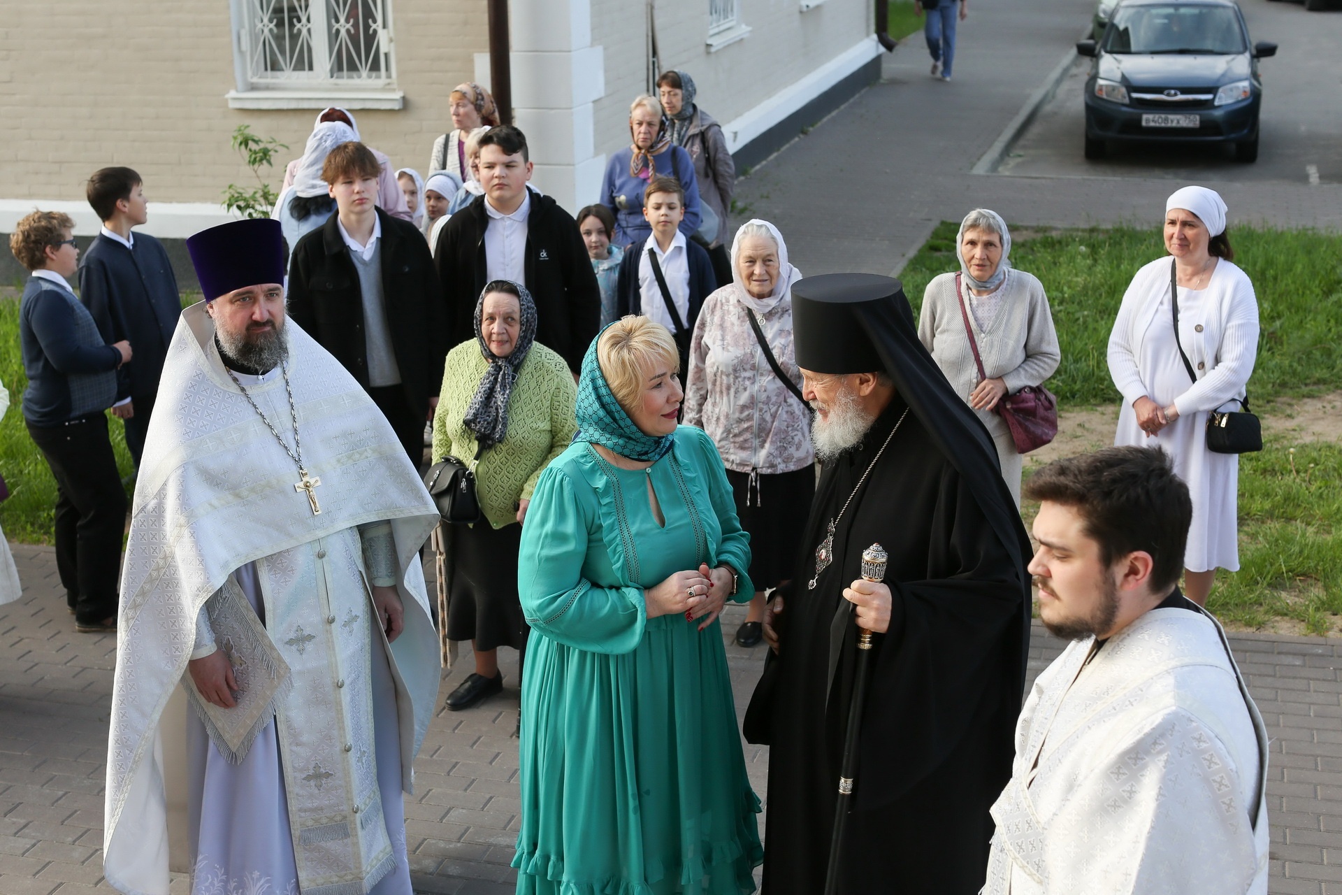 Храм вознесения электросталь расписание богослужений. Архиерейская служба Кашира храм Вознесения. Храм мая.