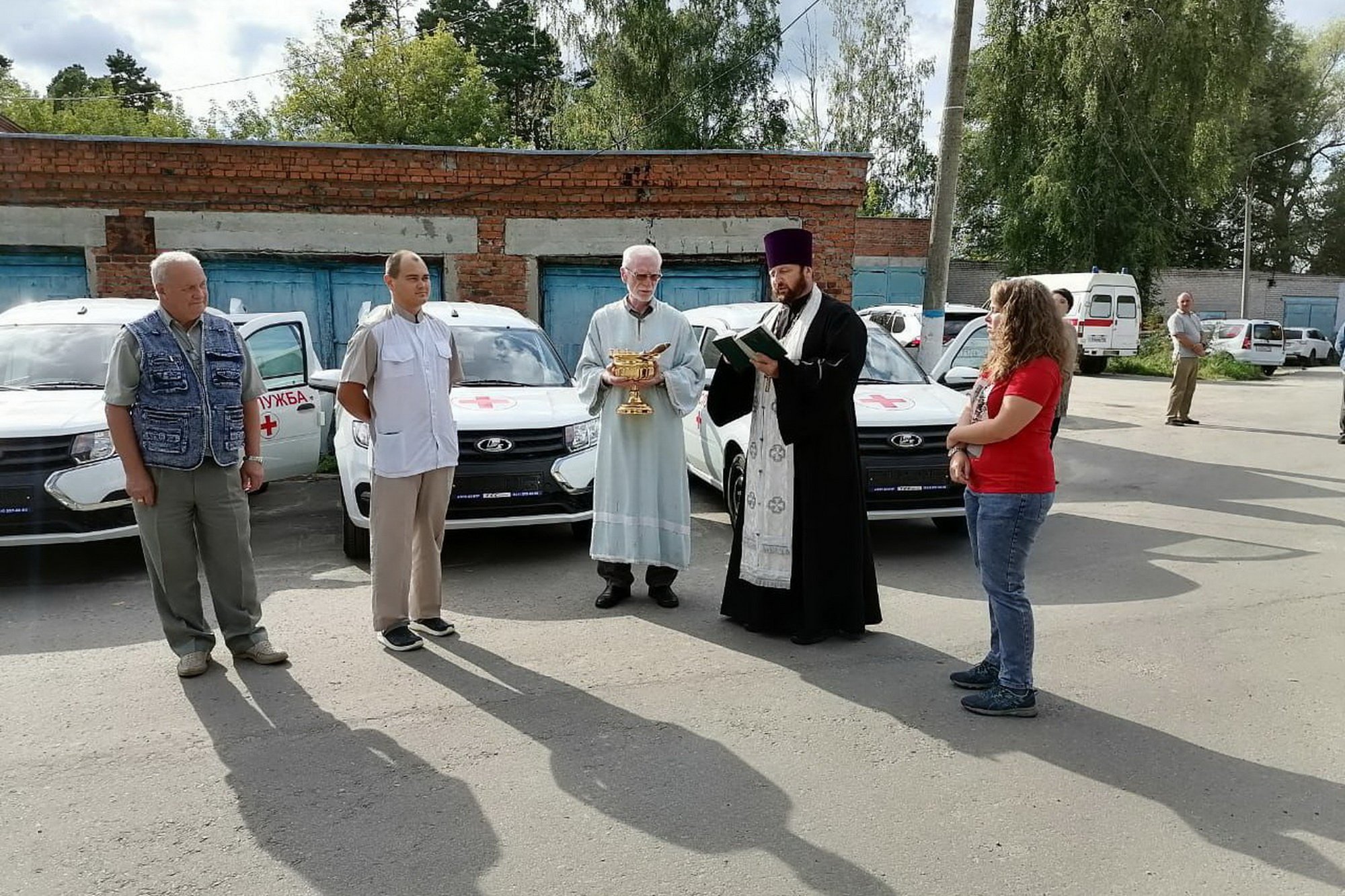 Освящение машины в церкви