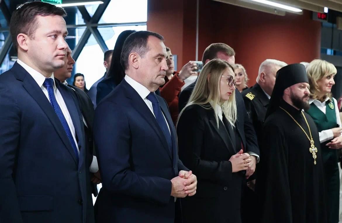 Фотовыставка «Дети Героев» в Доме Правительства Московской области