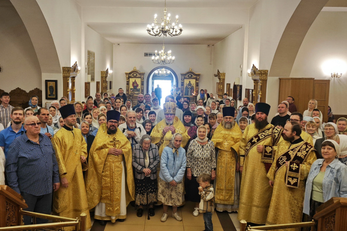 Архиерейское богослужение в Троицком храме Реутова