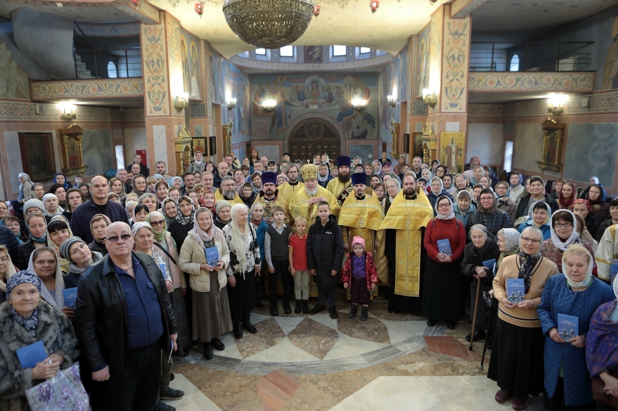 троицкий храм реутов. служба в храме реутово. служба в храме реутово. крестильня троицкого храма в реутово. служба в храме реутово.