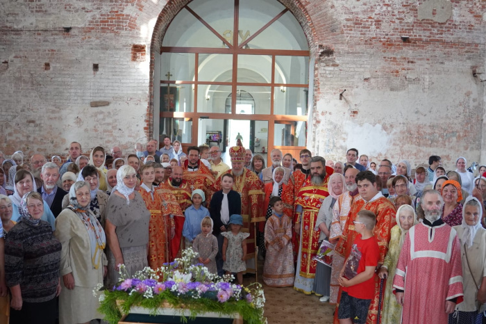 Престольный праздник в Воскресенском храме села Ильинский Погост 