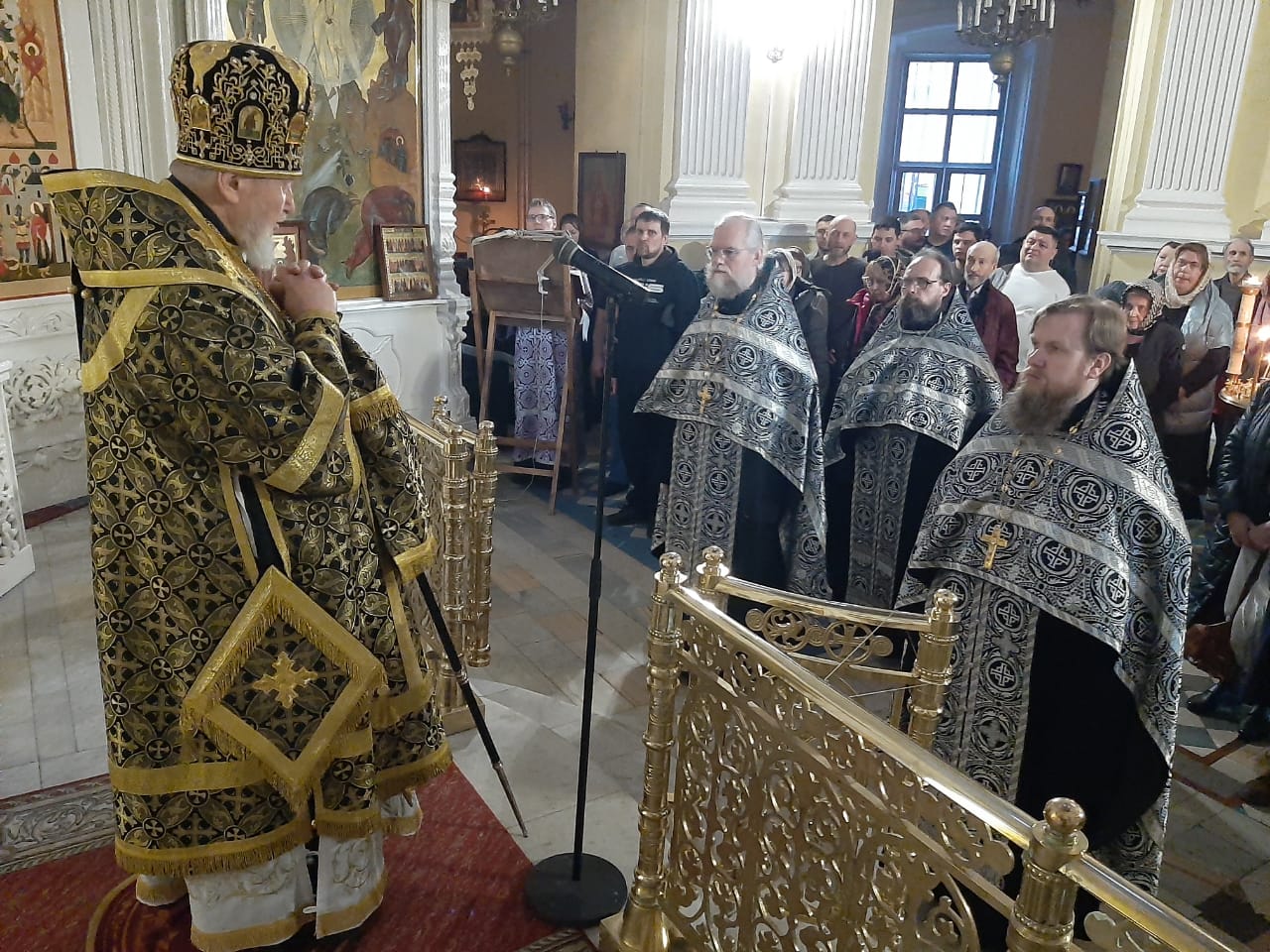 Утреня с чтением Великого покаянного канона преподобного Андрея Критского в Преображенском кафедральном соборе Балашихи 