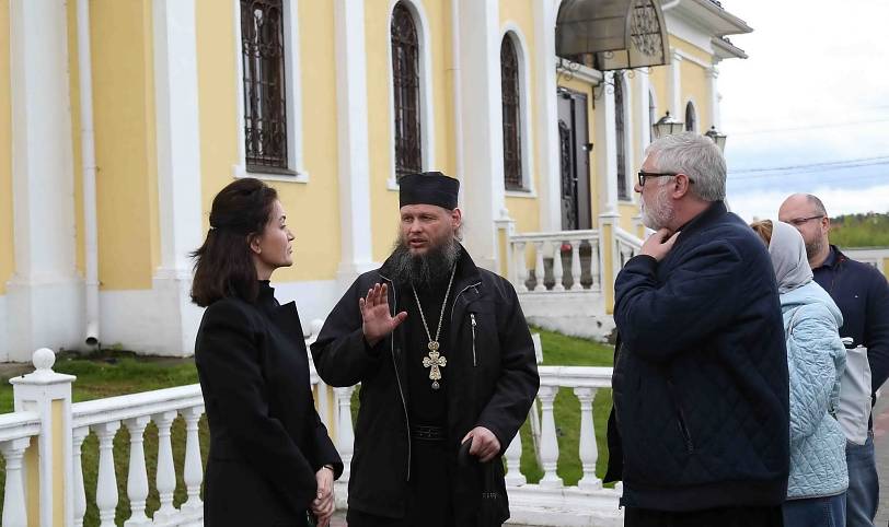 Визит заместителя министра культуры и туризма Московской области в Покровский храм села Воскресенское