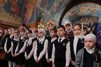 Архиерейское богослужение с участием Сводного детского хора Московской епархии в Богоявленском соборе Ногинска