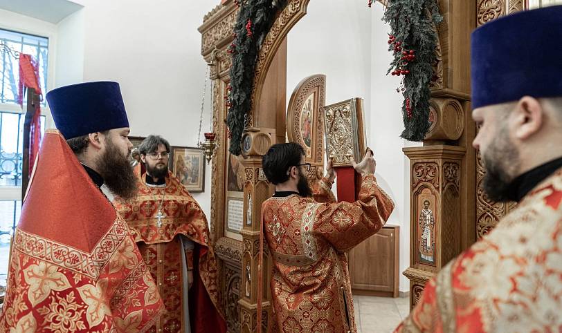 Престольный праздник в Воскресенском храме Павловского Посада