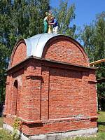 Водружение креста над часовней Архангела Михаила в Богородском благочинии