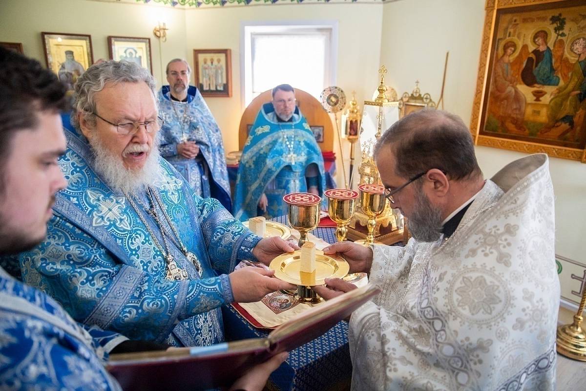 Престольный праздник в Боголюбском храме деревни Мишнево 