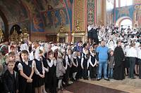 Архиерейское богослужение с участием Сводного детского хора Московской епархии в Богоявленском соборе Ногинска