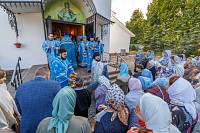 Архиерейское богослужение в Успенском храме деревни Войнова Гора