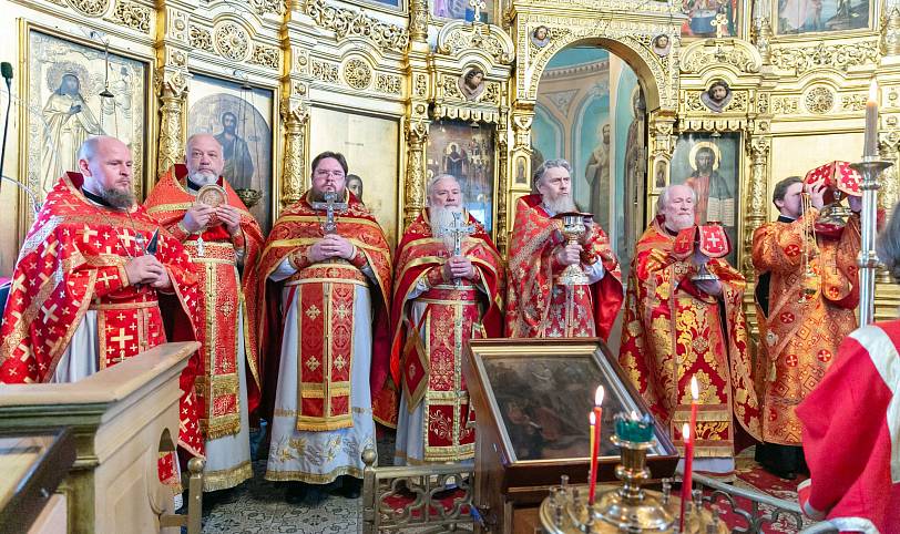 Соборное богослужение в Покровском храме города Щёлково