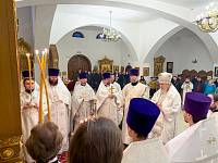 Архиерейское богослужение в Троицком храме Реутова 