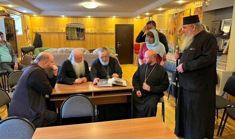 Архипастырский визит в Никольский храм деревни Большая Дубна 