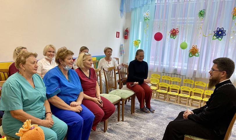 Встреча священника с сотрудниками дома ребёнка г. Фрязино