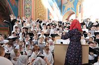 Архиерейское богослужение с участием Сводного детского хора Московской епархии в Богоявленском соборе Ногинска