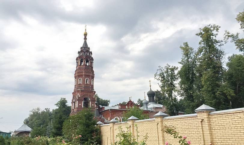 Божественная литургия в Покровско-Васильевском монастыре