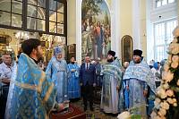 Архиерейское богослужение в Успенском храме на Стромыни