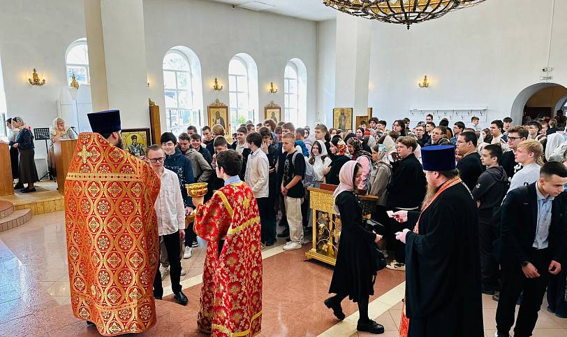 Молебен перед началом экзаменов для выпускников школ Павловского Посада