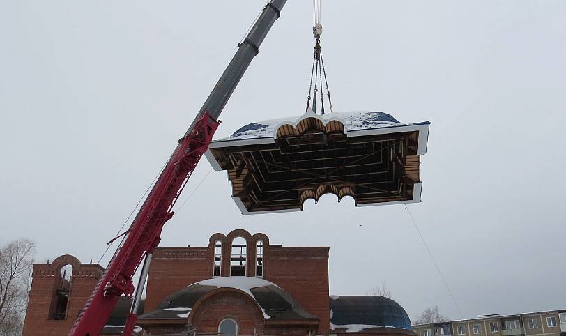 Установка купола и креста в Давыдово