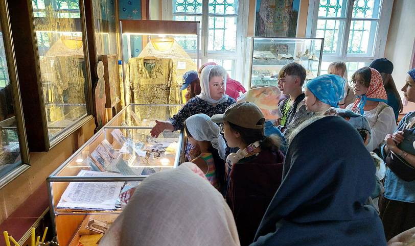 Ученики Демиховской школы искусств в Богородицерождественском храме деревни Нестерово