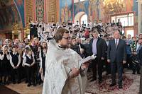 Архиерейское богослужение с участием Сводного детского хора Московской епархии в Богоявленском соборе Ногинска