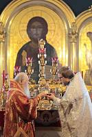 Архиерейское богослужение с участием Сводного детского хора Московской епархии в Богоявленском соборе Ногинска