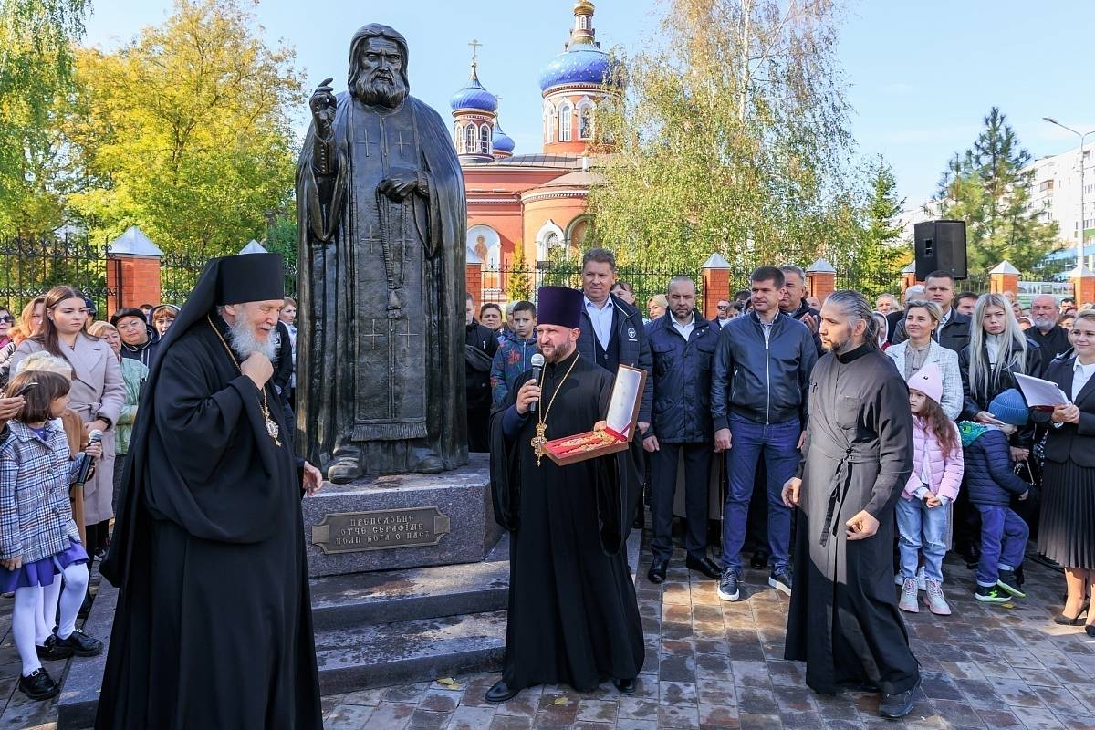 Открытие памятника преподобному Серафиму Саровскому в Орехово-Зуеве 