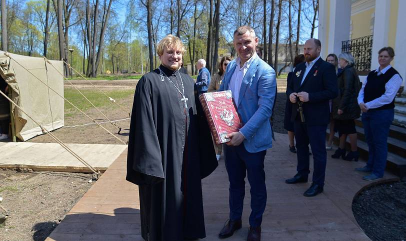 Освящение Петровского домика в усадьбе Якова Брюса