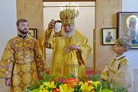 Архиерейское богослужение в храме иконы Божией Матери «Взыскание погибших» поселка Свердловский 