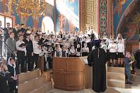 Архиерейское богослужение с участием Сводного детского хора Московской епархии в Богоявленском соборе Ногинска