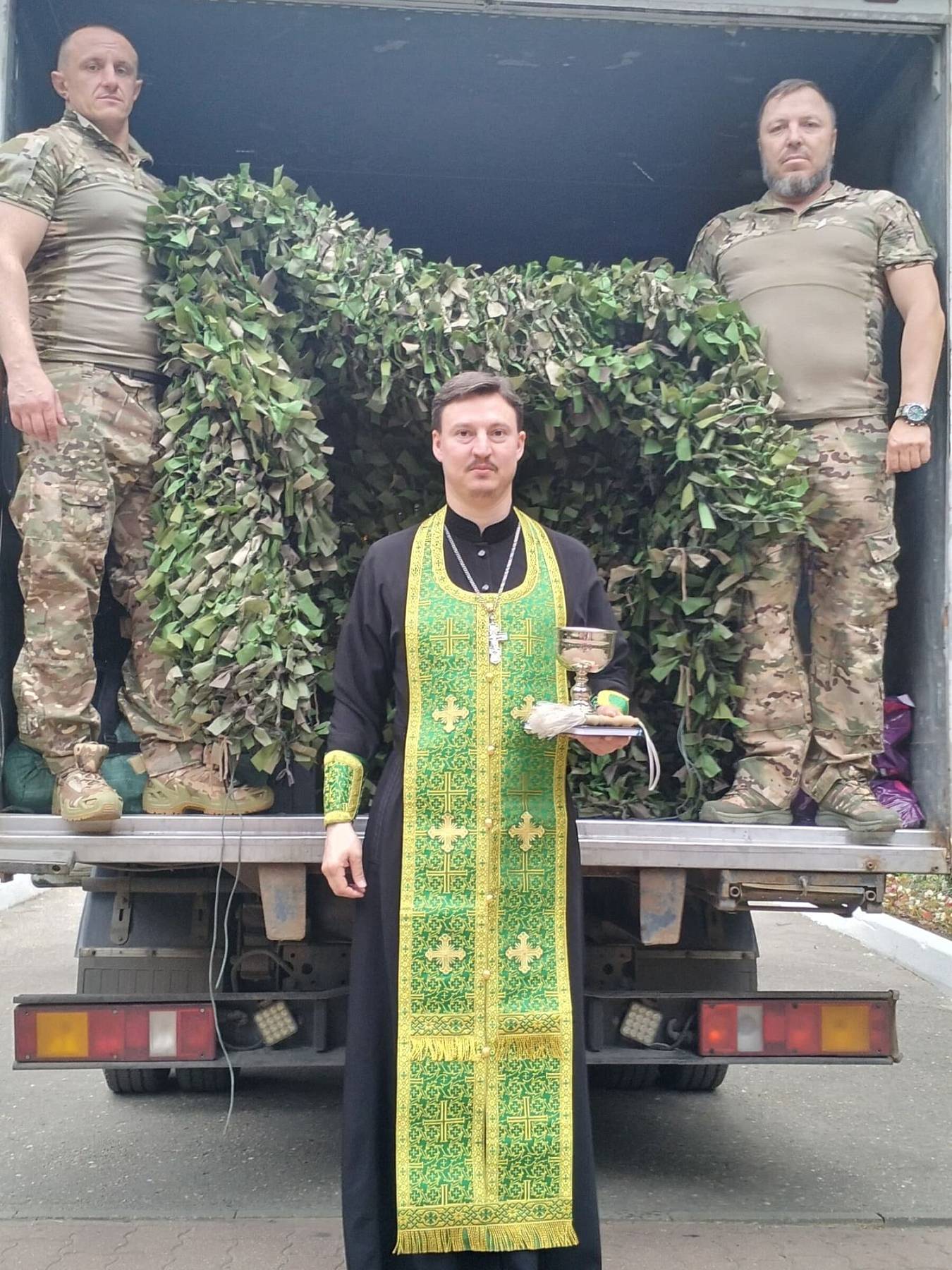 Отправка гуманитарного груза из микрорайона ВНИИПО