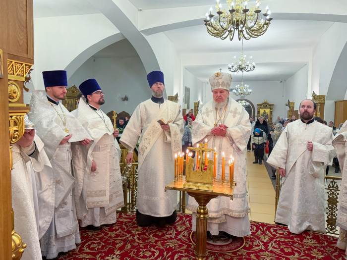 Архиерейское богослужение в Троицком храме Реутова